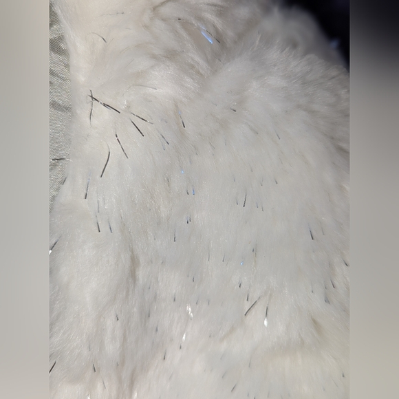 🎉HP🎉  Children's Place REVERSIBLE Puffer Vest Sparkly Faux Fur/Grey 18Months - Picture 3 of 7